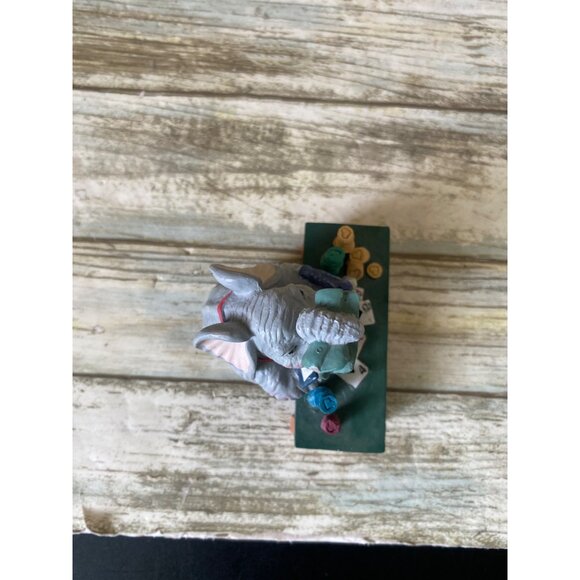 LuckyPhants #1041 Livingston Elephant Playing Cards Figurine Banberry Designs - Picture 11 of 13